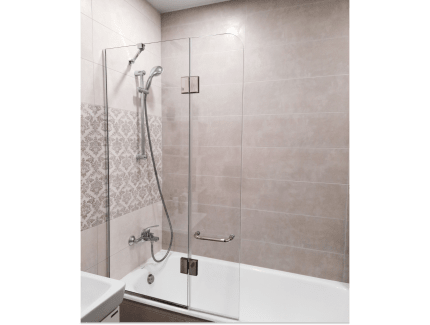 Шторка на ванну с хромированным профилем фото