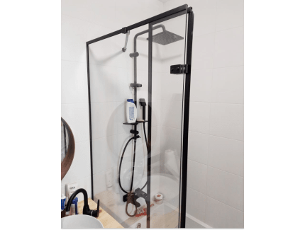 Фото крепления стеклянной шторки на ванну