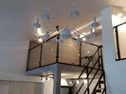 Стеклянное ограждение лестницы каркасное фото