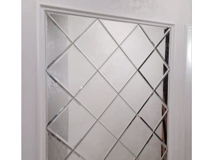 Интерьерное панно из стеклянных плиток в виде ромба