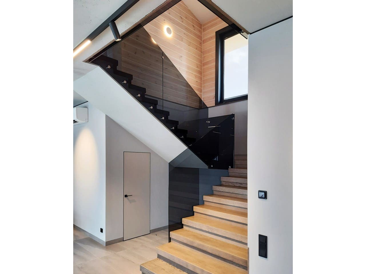 ladder-partition-on-end-holders Перегородка лестницы на торцевых держателях