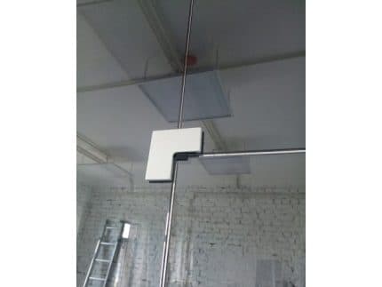 Уголки дверцы маятникового типа для офисной перегородки