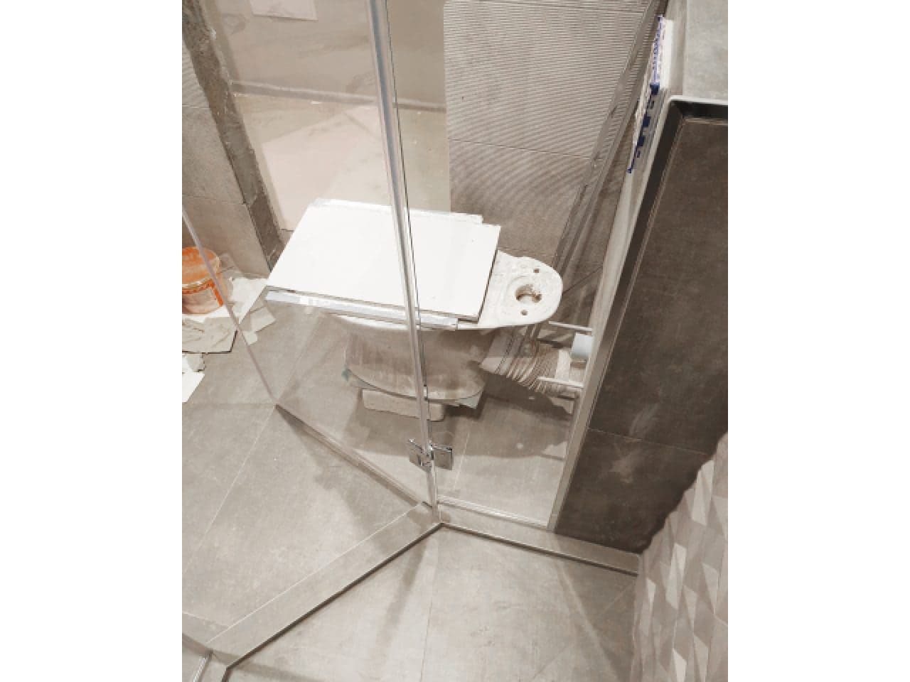 shower-enclosure-made-of-durable-tempered-glass Душевой уголок из прочного закаленного стекла