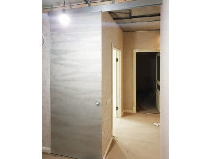 Откатная межкомнатная стеклянная дверь одностворчатая фото