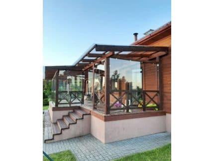 Ограждение веранды из закаленного стекла фото